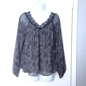 ASTR The Label Boho Top Peasant V Neck Lace Trim Black & Gray Floral EUC Sz M